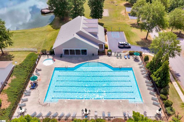 124 Dewfield Lane, Boiling Springs, SC 29316