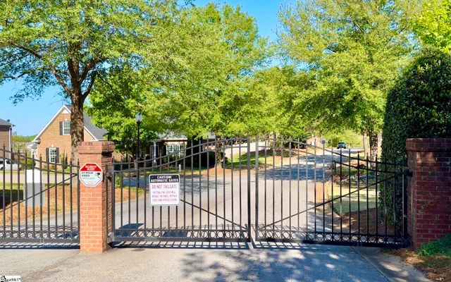 124 Dewfield Lane, Boiling Springs, SC 29316