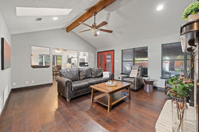 7500 Parker Drive E, Burleson, TX 76028