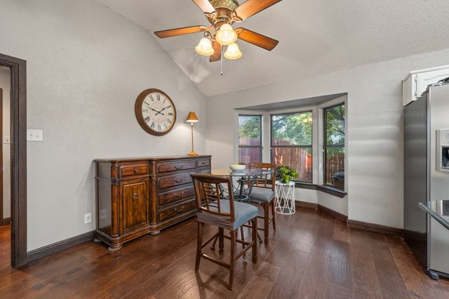 7500 Parker Drive E, Burleson, TX 76028