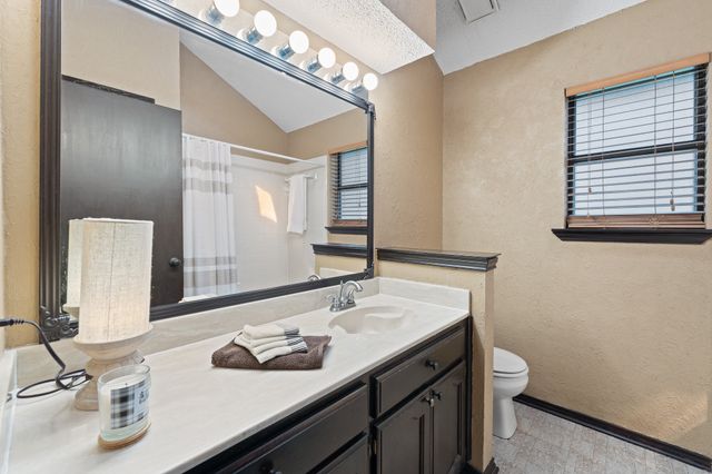 7500 Parker Drive E, Burleson, TX 76028
