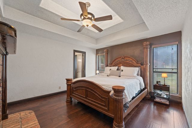 7500 Parker Drive E, Burleson, TX 76028