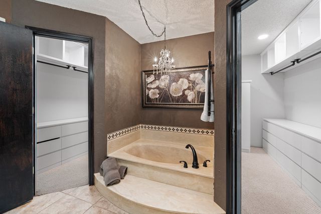 7500 Parker Drive E, Burleson, TX 76028