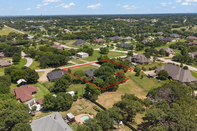 7500 Parker Drive E, Burleson, TX 76028