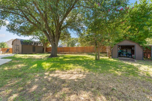 7500 Parker Drive E, Burleson, TX 76028