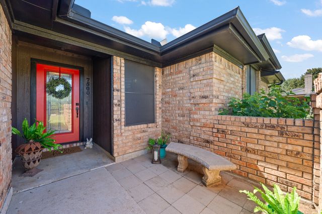 7500 Parker Drive E, Burleson, TX 76028