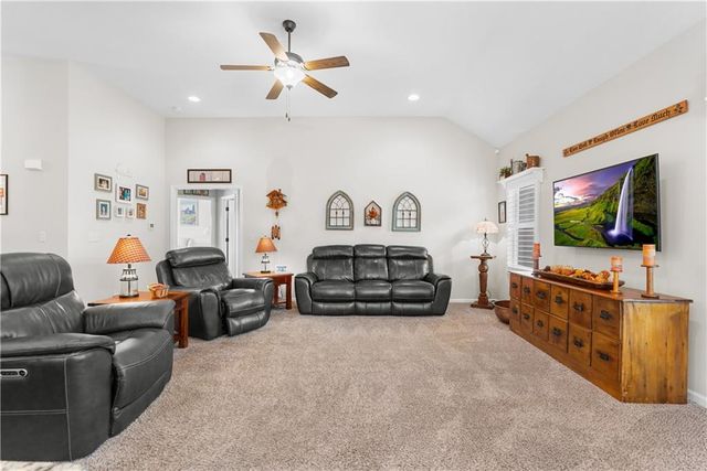 1406 SW 8th Terrace, Oak Grove, MO 64075