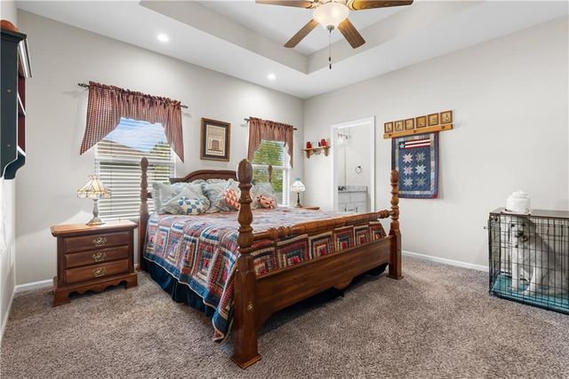 1406 SW 8th Terrace, Oak Grove, MO 64075