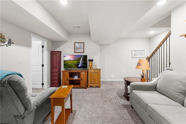 1406 SW 8th Terrace, Oak Grove, MO 64075