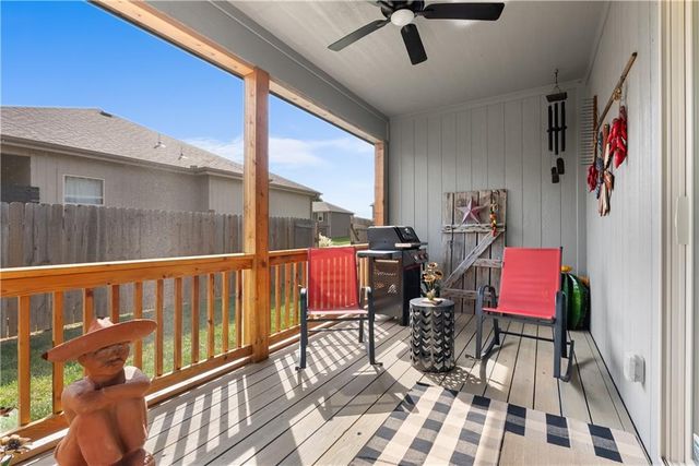 1406 SW 8th Terrace, Oak Grove, MO 64075