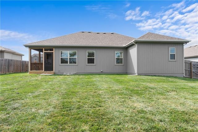 1406 SW 8th Terrace, Oak Grove, MO 64075