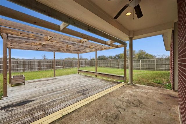 500 Larry Ward Drive, Bridge City, TX 77611