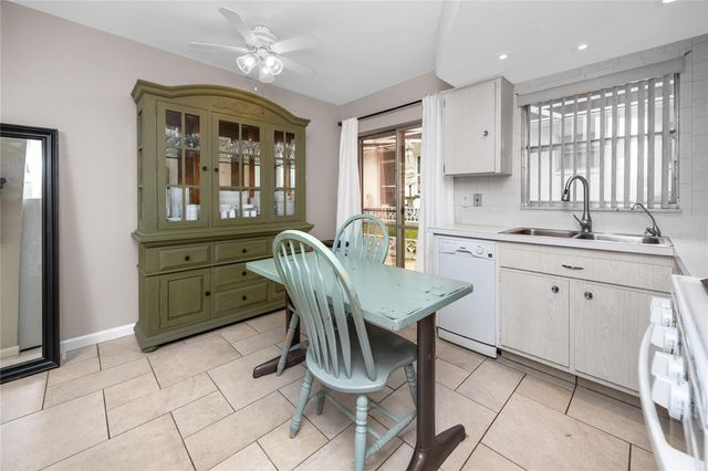 12400 PARK BOULEVARD 417, Seminole, FL 33772