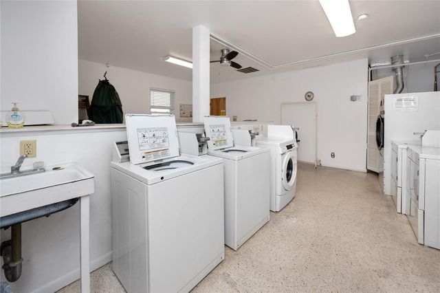 12400 PARK BOULEVARD 417, Seminole, FL 33772