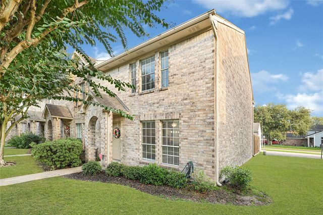 934 Birnham Woods Boulevard, Pasadena, TX 77503