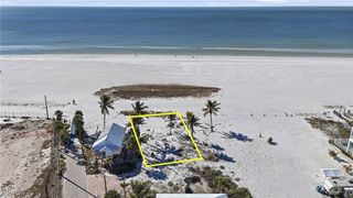 42 Avenue E, Fort Myers Beach, FL 33931