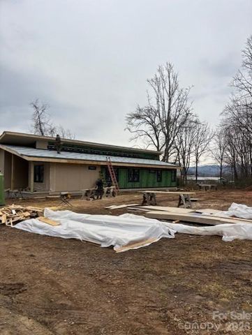 123 Welcome Street, Brevard, NC 28712