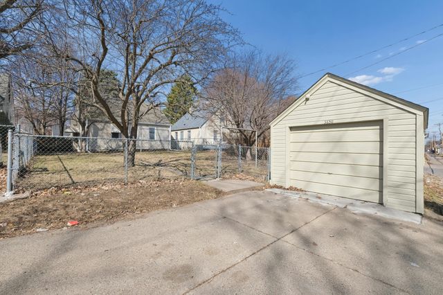 3650 Queen Avenue N, Minneapolis, MN 55412