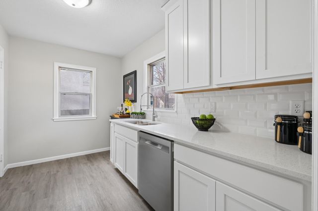 3650 Queen Avenue N, Minneapolis, MN 55412