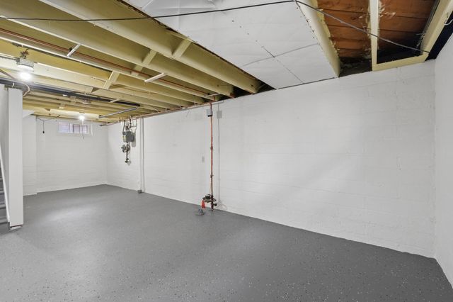 3650 Queen Avenue N, Minneapolis, MN 55412