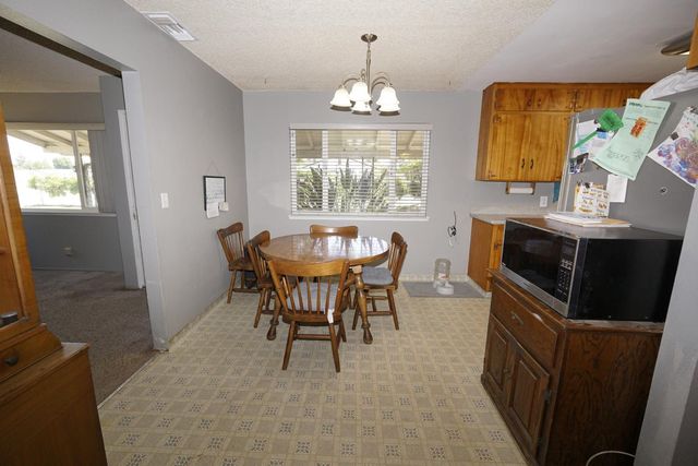 735 N Winery Avenue, Fresno, CA 93727