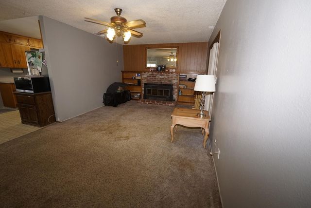 735 N Winery Avenue, Fresno, CA 93727