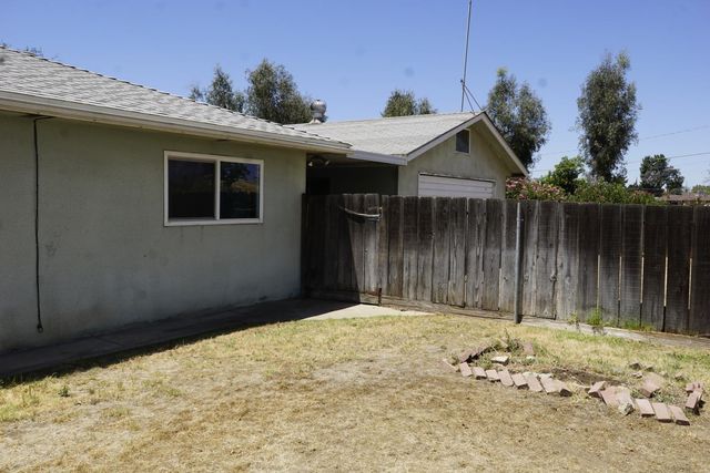735 N Winery Avenue, Fresno, CA 93727