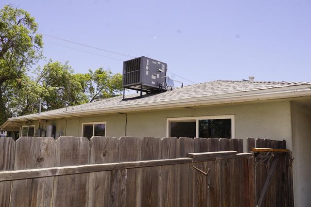 735 N Winery Avenue, Fresno, CA 93727