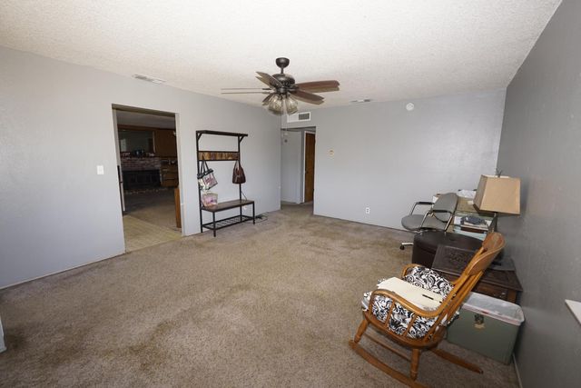 735 N Winery Avenue, Fresno, CA 93727