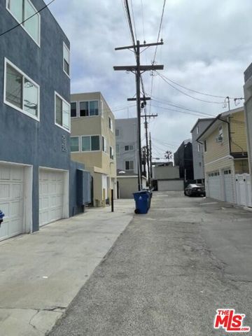 23 Buccaneer Street, Marina Del Rey, CA 90292