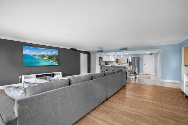 2480 Presidential Way 303, West Palm Beach, FL 33401