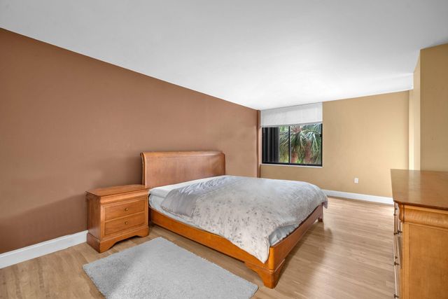 2480 Presidential Way 303, West Palm Beach, FL 33401