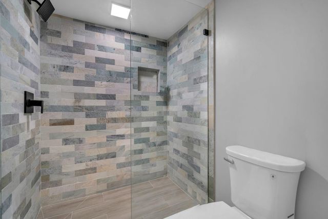 2480 Presidential Way 303, West Palm Beach, FL 33401