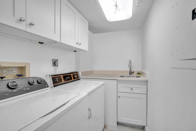 2480 Presidential Way 303, West Palm Beach, FL 33401