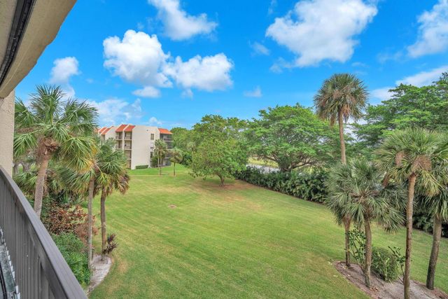 2480 Presidential Way 303, West Palm Beach, FL 33401