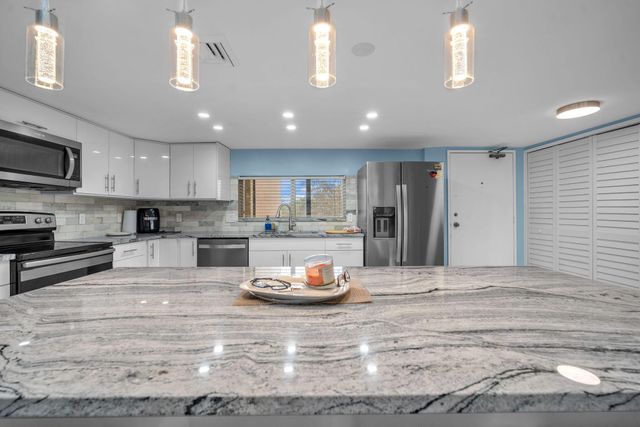 2480 Presidential Way 303, West Palm Beach, FL 33401