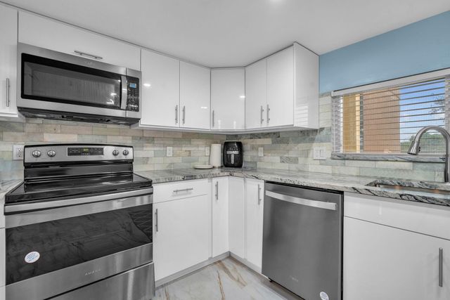 2480 Presidential Way 303, West Palm Beach, FL 33401