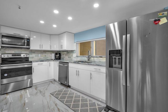 2480 Presidential Way 303, West Palm Beach, FL 33401