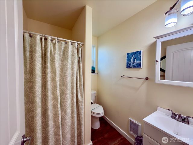 1046 Wawona Avenue SE, Ocean Shores, WA 98569