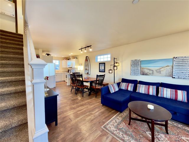 1046 Wawona Avenue SE, Ocean Shores, WA 98569