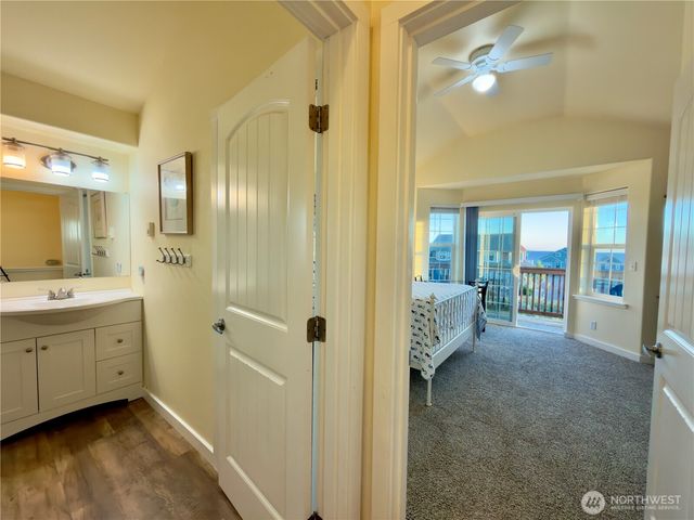 1046 Wawona Avenue SE, Ocean Shores, WA 98569