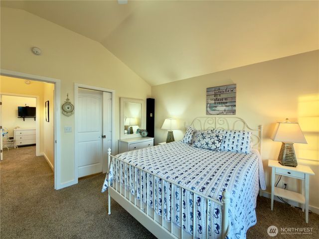 1046 Wawona Avenue SE, Ocean Shores, WA 98569