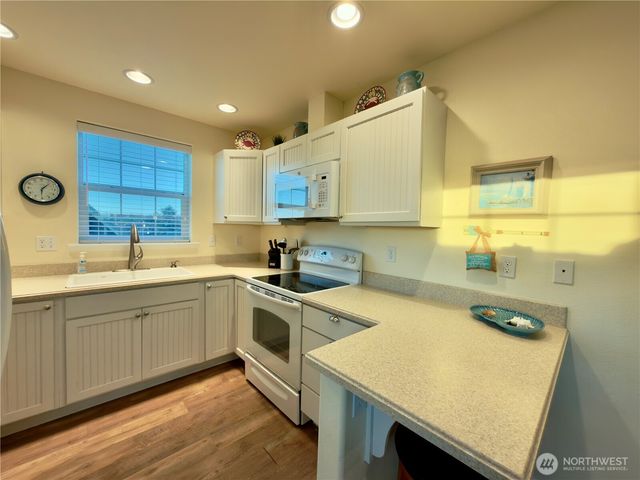 1046 Wawona Avenue SE, Ocean Shores, WA 98569