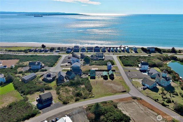 1046 Wawona Avenue SE, Ocean Shores, WA 98569