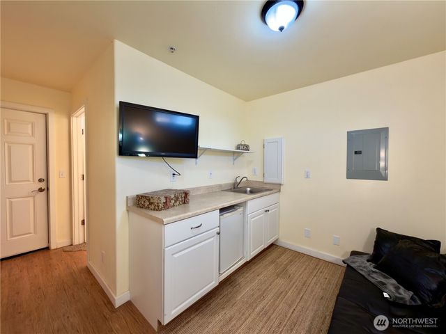 1046 Wawona Avenue SE, Ocean Shores, WA 98569