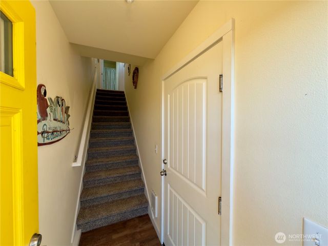 1046 Wawona Avenue SE, Ocean Shores, WA 98569