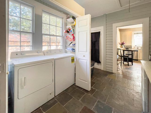 823 Ingleside Dr, Baton Rouge, LA 70806