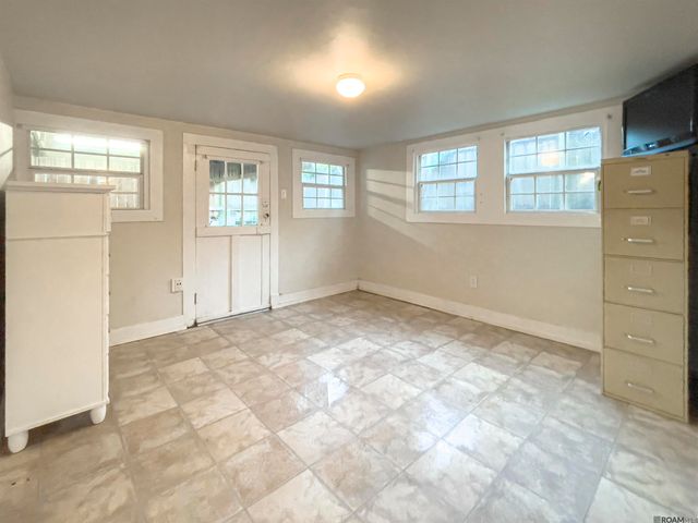 823 Ingleside Dr, Baton Rouge, LA 70806