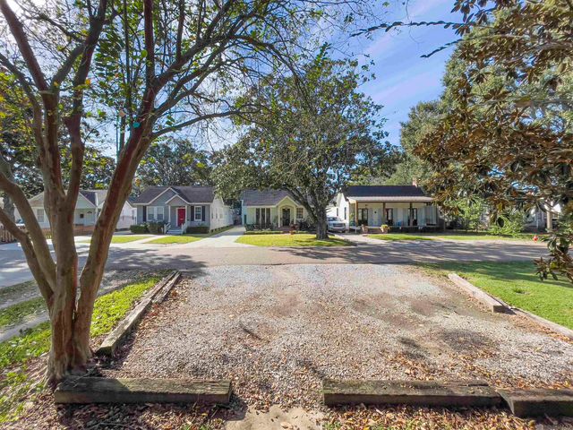 823 Ingleside Dr, Baton Rouge, LA 70806