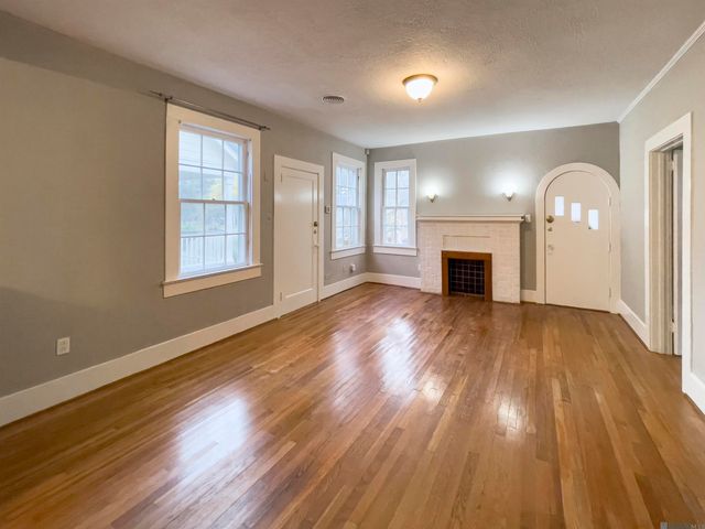 823 Ingleside Dr, Baton Rouge, LA 70806